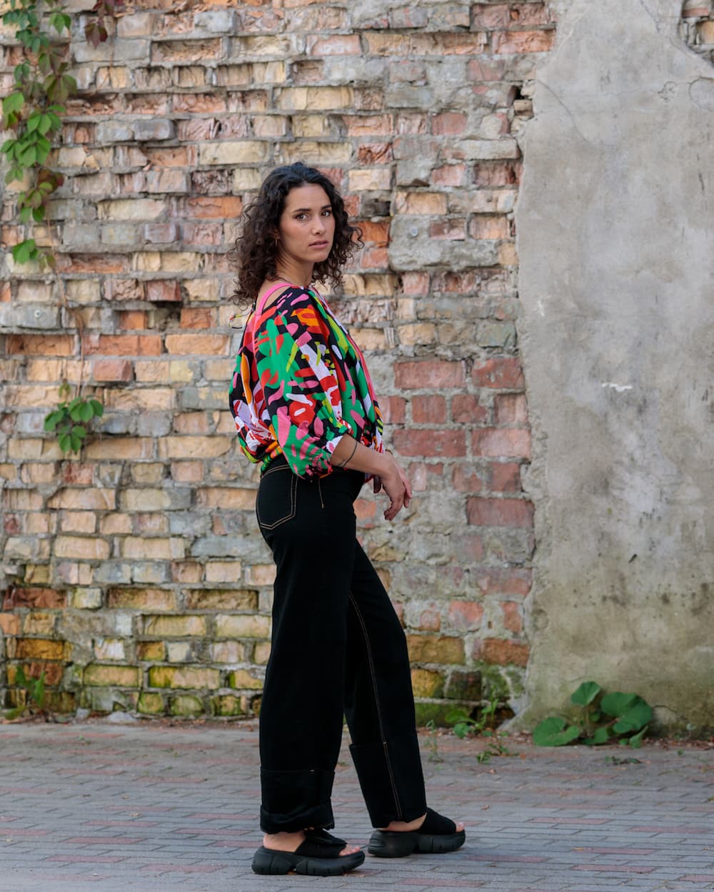 Top in Cotton "Bright on Black"