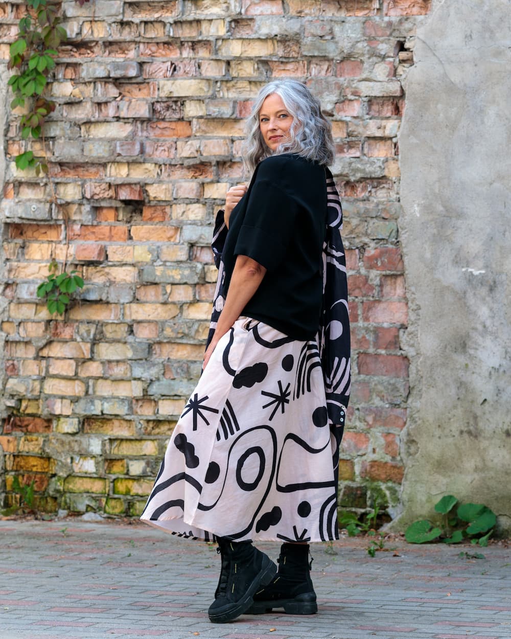 Skirt in Cotton "White with Abstract Stripes"