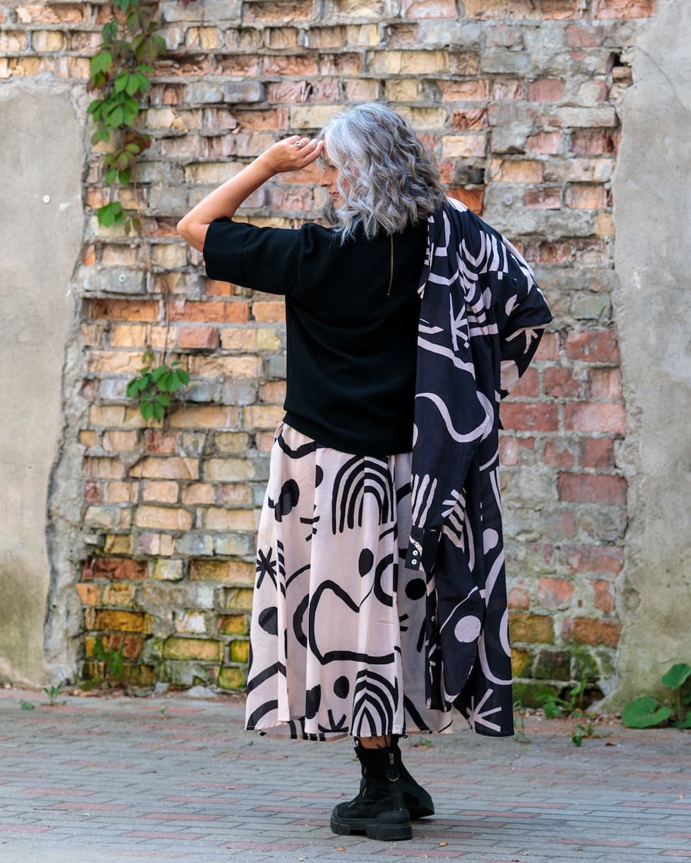 Skirt in Cotton "White with Abstract Stripes"