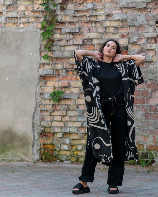 Kimono in Silk "Black with Abstract Stripes" with belt