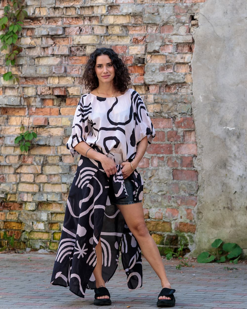 Top in Cotton "White with Abstract Stripes"