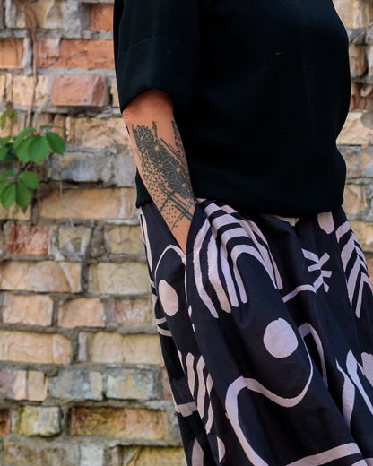 Skirt in Cotton "Black with Abstract Stripes"