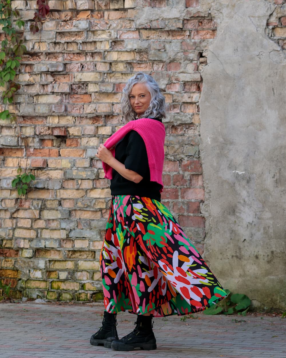Skirt in Cotton "Bright on Black"
