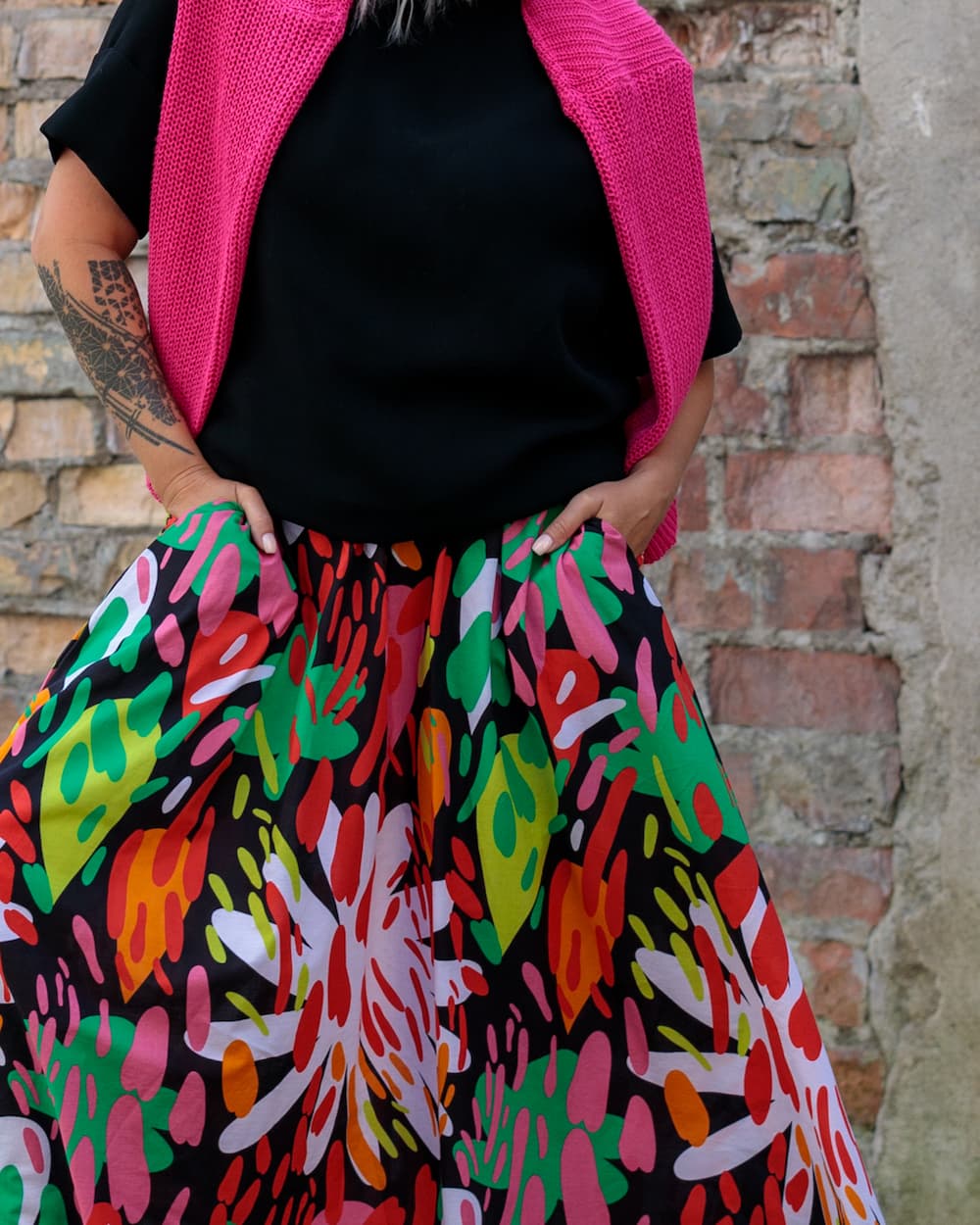 Skirt in Cotton "Bright on Black"