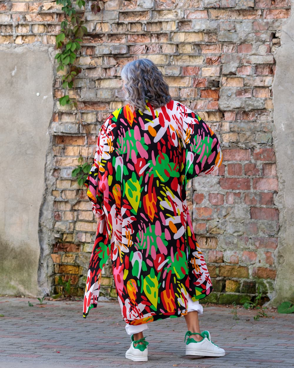 Kimono in Silk "Bright on Black"