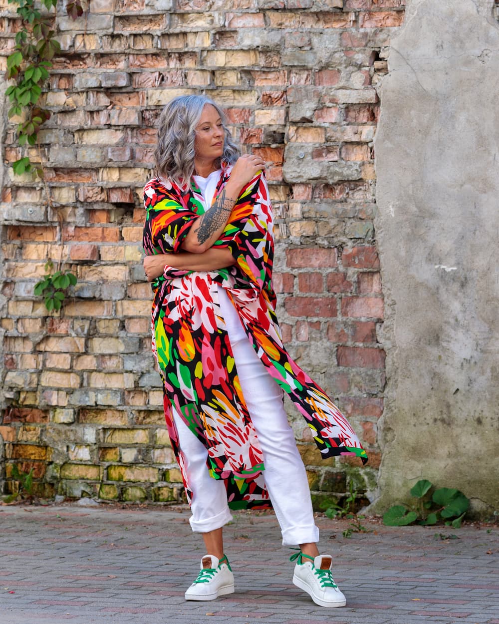 Kimono in Silk "Bright on Black"